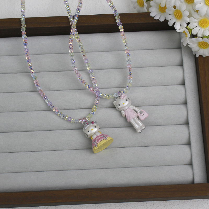 Ръчно изработена детска огърлица с котешка висулка, пластмаса/акрил, топчеста верига