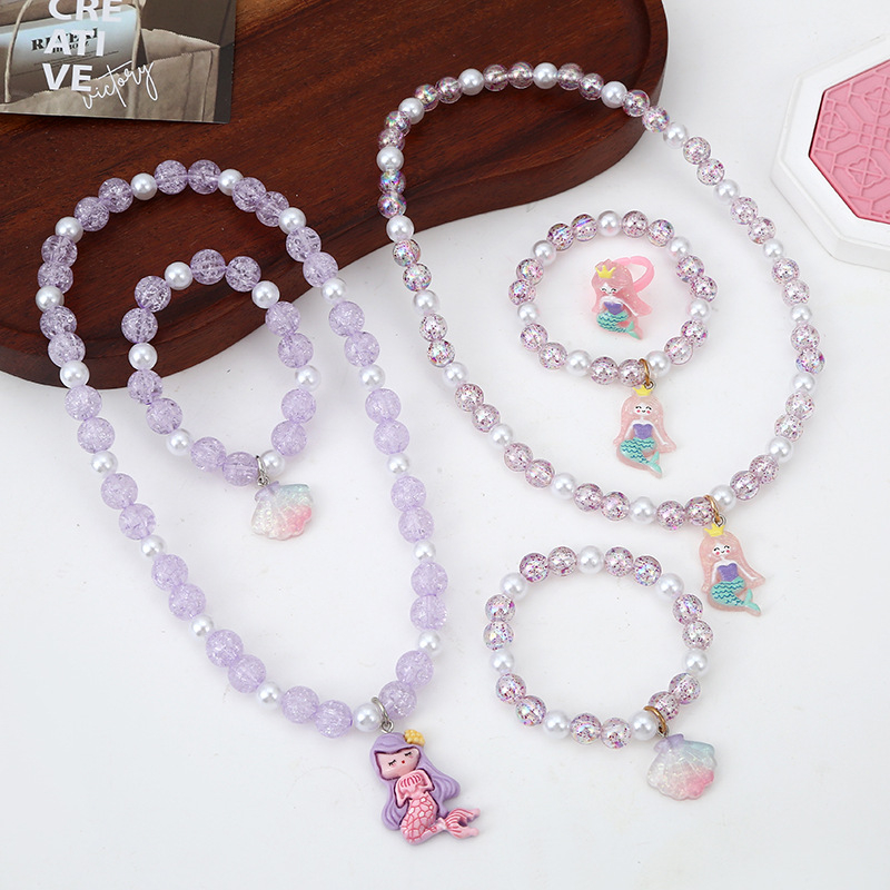 Gyermekeknek készített nyaklánc és karkötő készlet – kézzel készült, műanyag/gyanta, tekeredő lánc, imitált gyöngyök