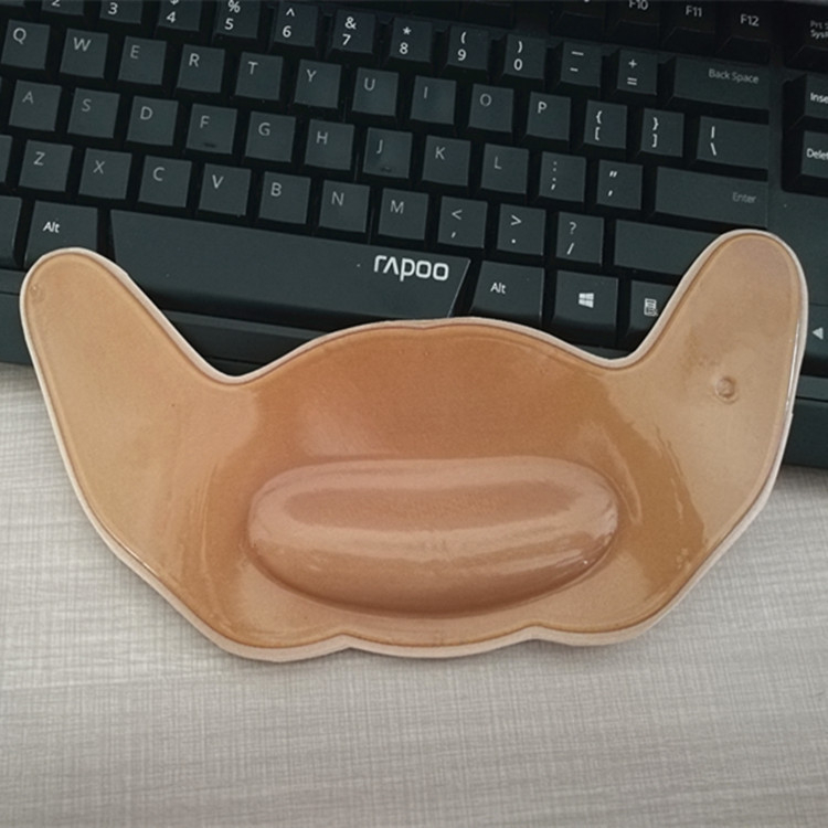 Krūtinės pakėlimo pleistras, nematomas, surenka; (Medžiaga: cheminiai pluoštai, medvilnė, bio klijai; Storis: įprastas; Stilius: nėriniai)