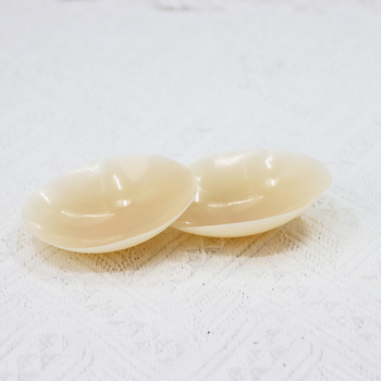 Savarankiškai lipantys silikoniniai spenelių dangteliai – ultra ploni, nepastebimi, be pėdsakų, apvalios formos, blizgi danga