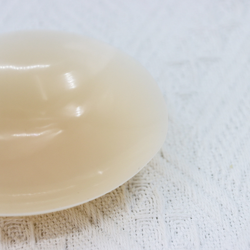 Savarankiškai lipantys silikoniniai spenelių dangteliai – ultra ploni, nepastebimi, be pėdsakų, apvalios formos, blizgi danga