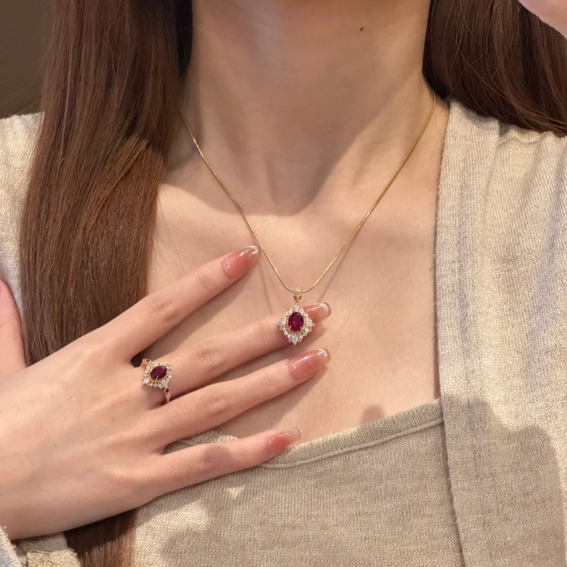 Set nakita od mesinga: privjesak s bakrenim ugradnjom cirkonija, običan lanac, motiv biljaka i cvijeća, ženski vintage stil