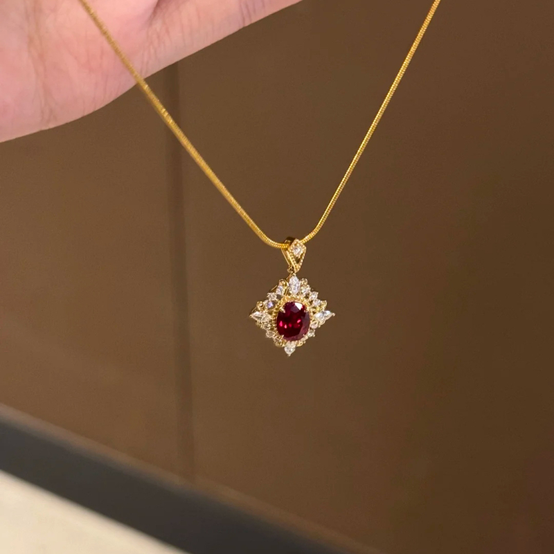 Set nakita od mesinga: privjesak s bakrenim ugradnjom cirkonija, običan lanac, motiv biljaka i cvijeća, ženski vintage stil