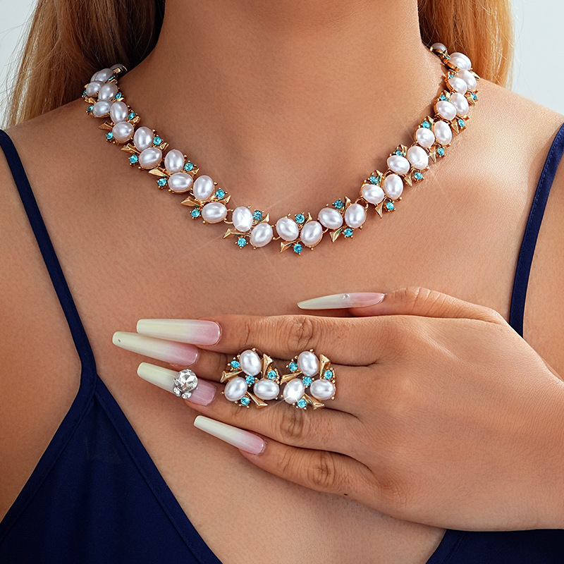 Set naušnica i ogrlica – boemski retro stil, luksuzan, Rhinestone elementi, dijamantna obrada, ključna kost lanac