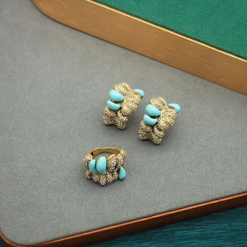 Set nakita: naušnice u obliku slova C s graviranim dizajnom i podesivim prstenom s mednim inlejom; bakar, elektroplating, brend Moxi, set: ručni nakit + naušnice