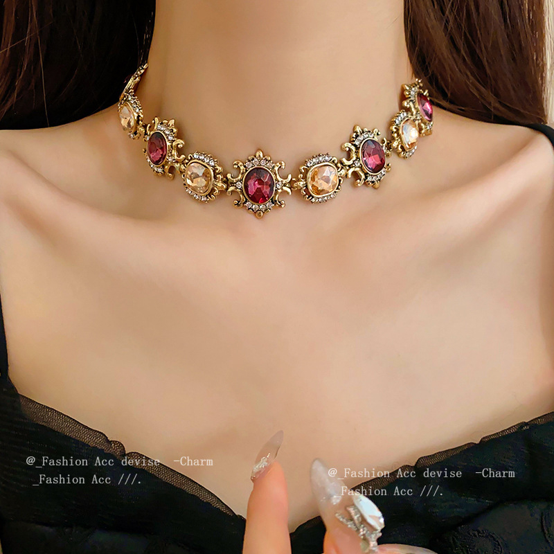 Ženski set nakita: naušnice i ogrlica u dvorskom stilu, legura s dijamantnom završnicom, lanac za ključnu kost, geometrijski uzorak