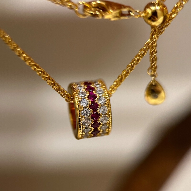 Set de bijuterii: inel și colier cu trei rânduri de diamante și rubine, cupru cu electroplacare, lanț în stil Chopard, model: cruce/coroană/numere romane