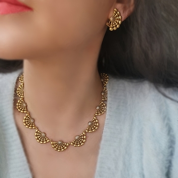 Geometrijski šuplji naušnice i ogrlica – legura, elektroplatina, kristali, lagani luksuz stil