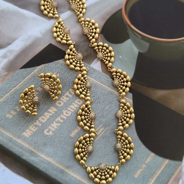 Geometrijski šuplji naušnice i ogrlica – legura, elektroplatina, kristali, lagani luksuz stil