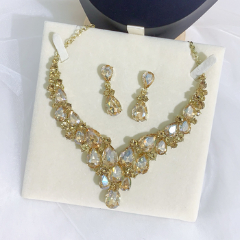 Ženski set nakita: naušnice i ogrlica, sintetički kristal, elektroplaciranje, O- lanac, cvjetni uzorak