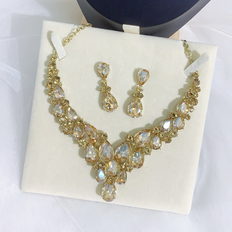 Ženski set nakita: naušnice i ogrlica, sintetički kristal, elektroplaciranje, O- lanac, cvjetni uzorak