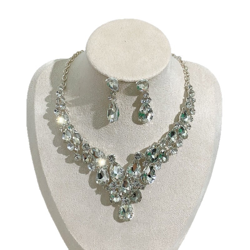 Ženski set nakita: naušnice i ogrlica, sintetički kristal, elektroplaciranje, O- lanac, cvjetni uzorak