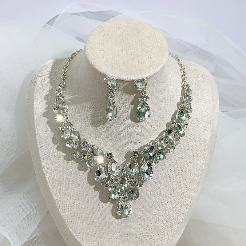 Ženski set nakita: naušnice i ogrlica, sintetički kristal, elektroplaciranje, O- lanac, cvjetni uzorak