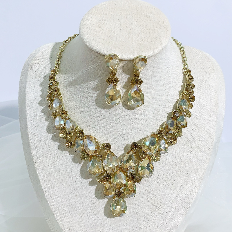 Ženski set nakita: naušnice i ogrlica, sintetički kristal, elektroplaciranje, O- lanac, cvjetni uzorak