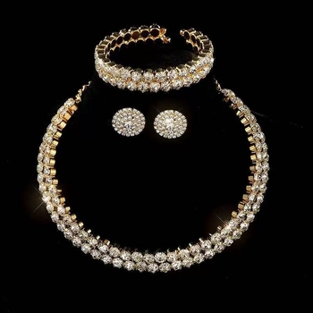 Set de bijuterii din trei piese: cercei, colier și brățară; cupru; placare electrolitică; lanț normal