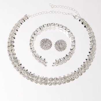 Set de bijuterii din trei piese: cercei, colier și brățară; cupru; placare electrolitică; lanț normal