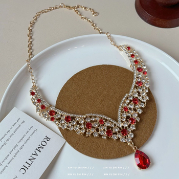 Ogrlica od legure, privjesak cvjetnog i geometrijskog oblika, duljina lanca 31–40 cm, elektroplatiranje, francuski vintage stil