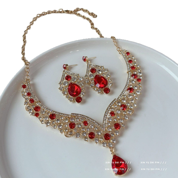 Ogrlica od legure, privjesak cvjetnog i geometrijskog oblika, duljina lanca 31–40 cm, elektroplatiranje, francuski vintage stil