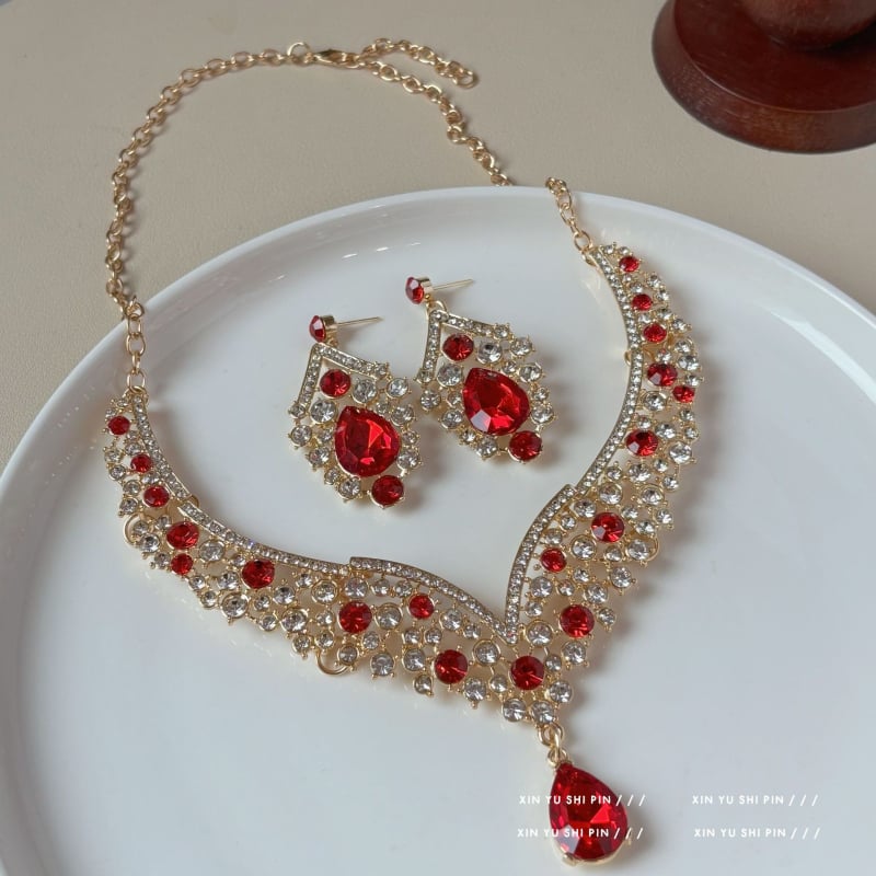 Ogrlica od legure, privjesak cvjetnog i geometrijskog oblika, duljina lanca 31–40 cm, elektroplatiranje, francuski vintage stil