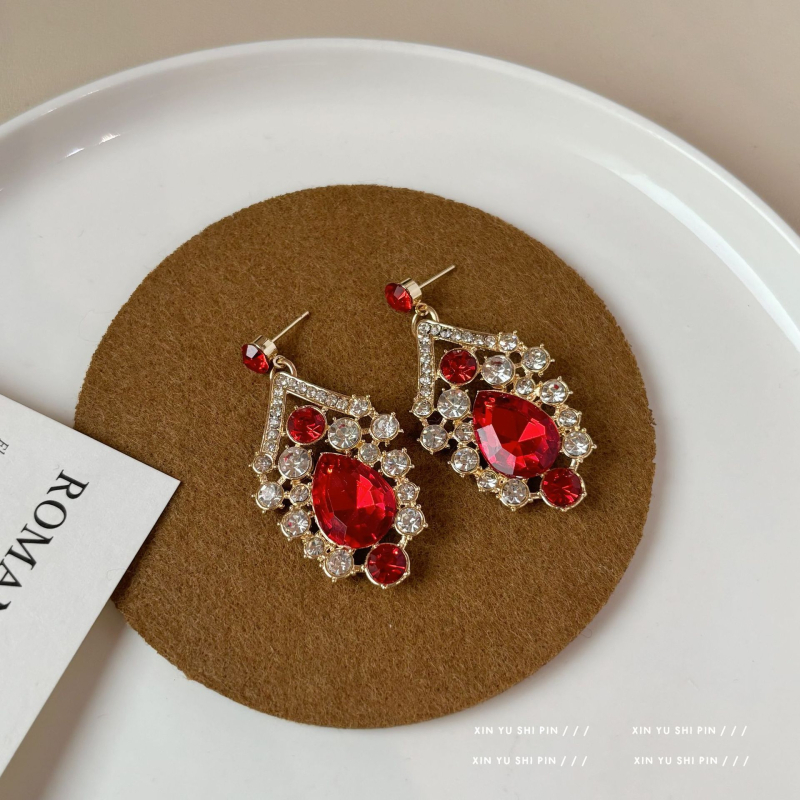 Ogrlica od legure, privjesak cvjetnog i geometrijskog oblika, duljina lanca 31–40 cm, elektroplatiranje, francuski vintage stil