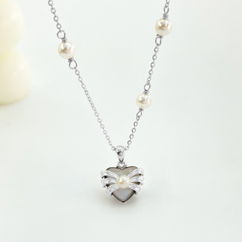 Colier cu pandantiv inimă din scoică cu perlă, argint 925, placare electro, lanț încrucișat, greutate 3 g