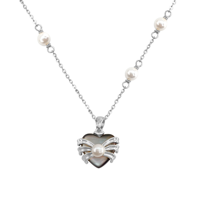 Colier cu pandantiv inimă din scoică cu perlă, argint 925, placare electro, lanț încrucișat, greutate 3 g