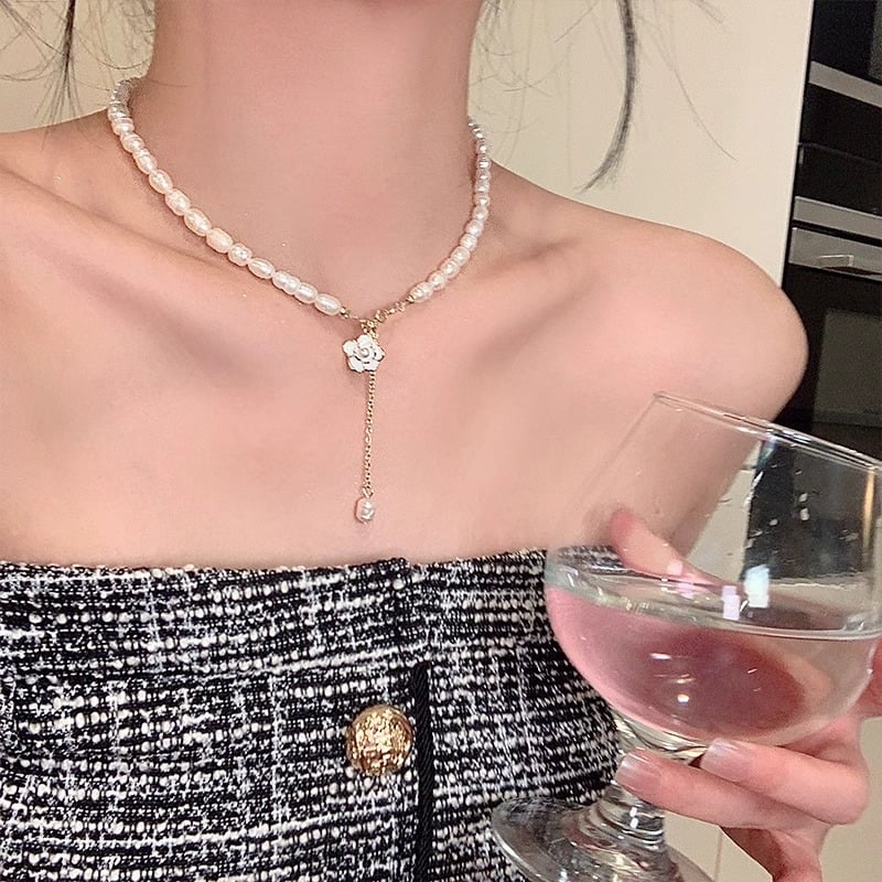 Ljetni kamelija s prirodnim biserima za žene, lagani luksuz, nišni visoki rang, choker za ključnu kost