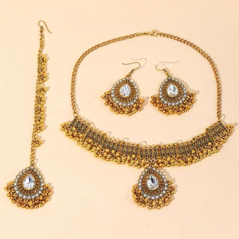 Set de trei piese: colier cu pandantiv în formă de picătură, cu strasuri, lanț metalic, stil vintage