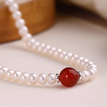 Természetes édesvizgyöngyökből készült nyaklánc, kézzel kötött, kulcscsont-lánc, medál: édesvízi gyöngy, gyöngyök mérete 6-7 mm és 4-5 mm