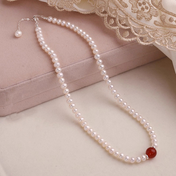 Természetes édesvizgyöngyökből készült nyaklánc, kézzel kötött, kulcscsont-lánc, medál: édesvízi gyöngy, gyöngyök mérete 6-7 mm és 4-5 mm