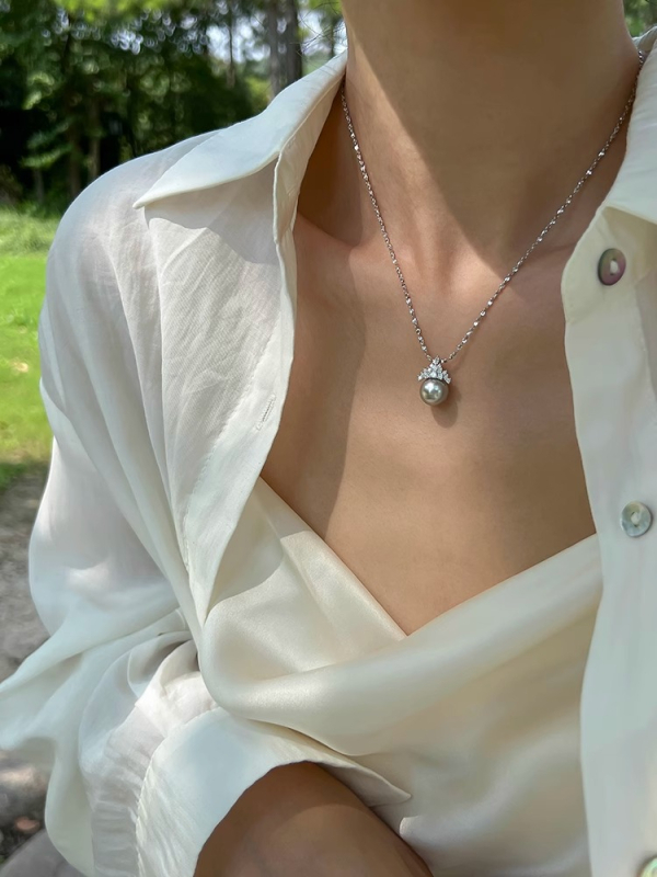 Colier cu lanț de perle și un pandantiv din argint 925, micro-incrustare, stil geometric, pentru femei