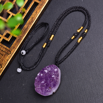 Висулка с аметистов клъстер, естествени кристали, капковидна форма, естествен материал