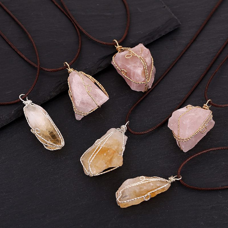 Medál – Természetes kristály, szabálytalan kő, Drótba tekerve, DIY ékszer kiegészítő, Csiszolás és polírozás