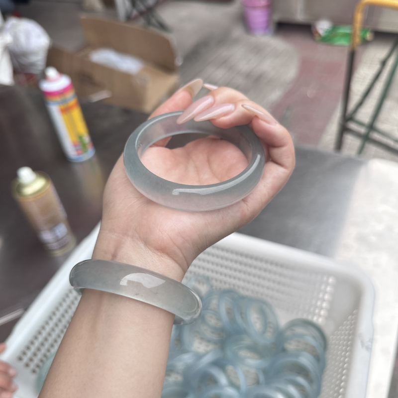 Kvarcitból készült karkötő, Geometriai forma, Csiszolt felület, Természetes anyag, egyedi csomagolás