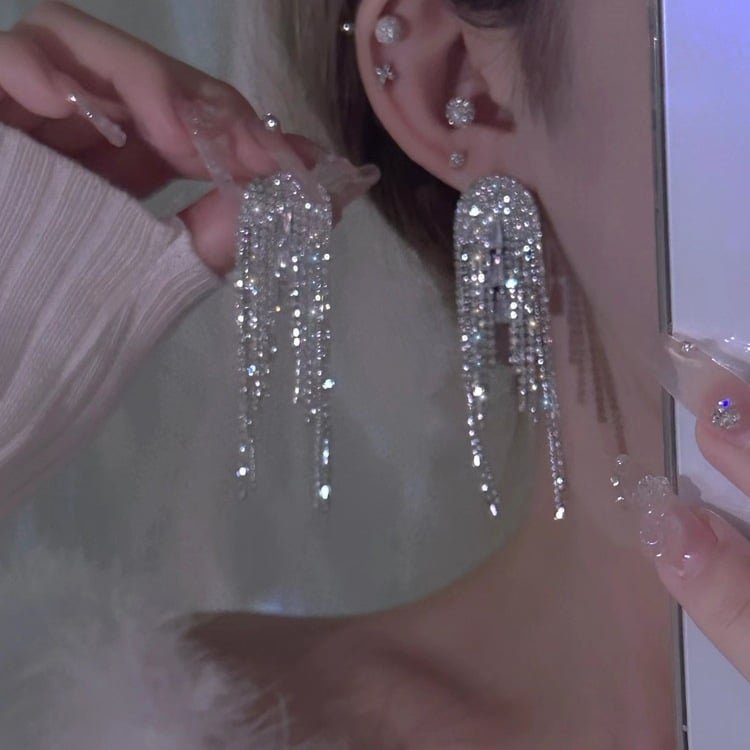 ОбедЦи – диамантени ресни, геометрична форма (Марка: Jinglun; Стил: лек лукс; Сезон: есен 2024; Категория: обици)