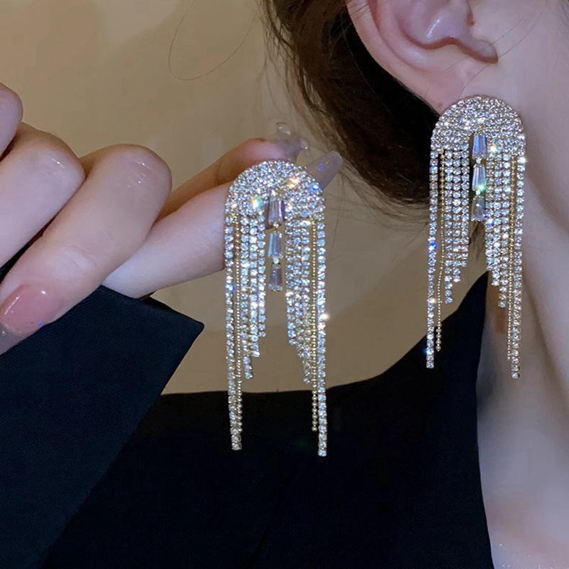 ОбедЦи – диамантени ресни, геометрична форма (Марка: Jinglun; Стил: лек лукс; Сезон: есен 2024; Категория: обици)