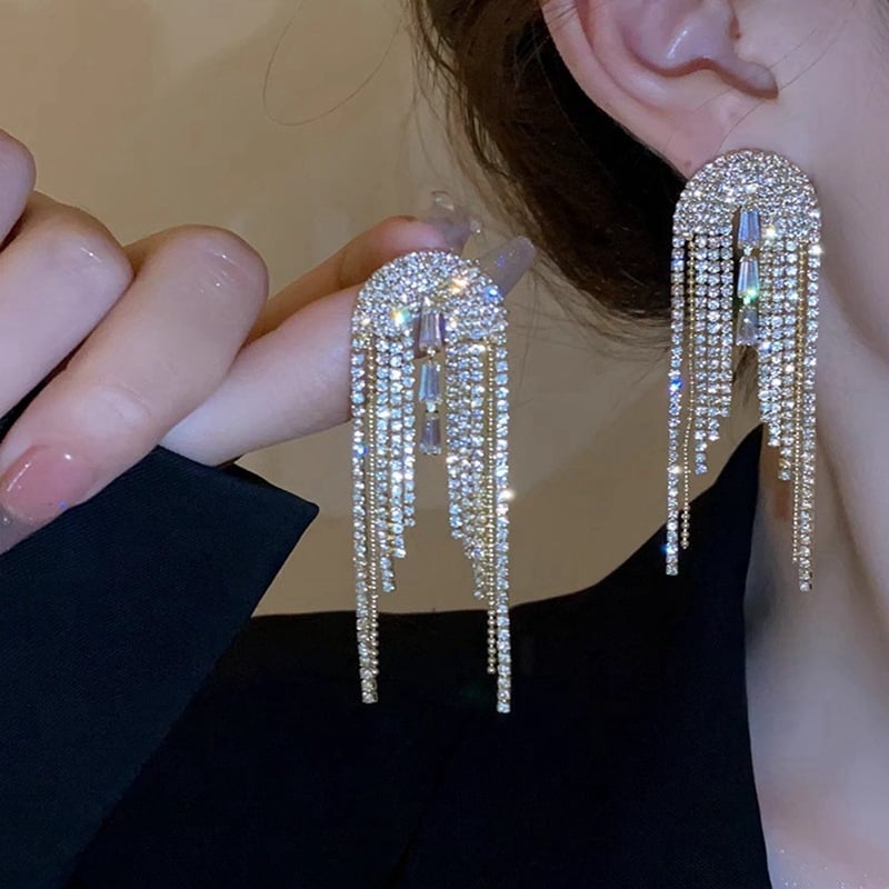 ОбедЦи – диамантени ресни, геометрична форма (Марка: Jinglun; Стил: лек лукс; Сезон: есен 2024; Категория: обици)