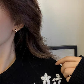 Naušnice - pozlaćeno bakreno, geometrijski oblik, elektroplatiranje, svijetli luksuzni stil, za žene