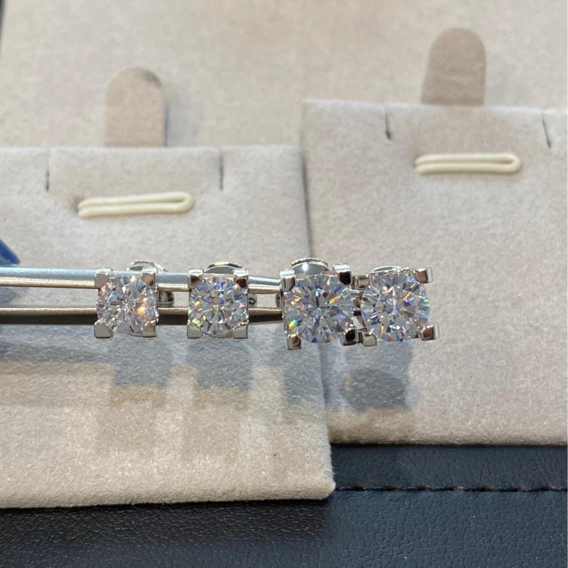 Naušnice – glava bika s jednim dijamantom od 1 ct, montaža s četiri kandže, 18K pozlata od legure, unisex