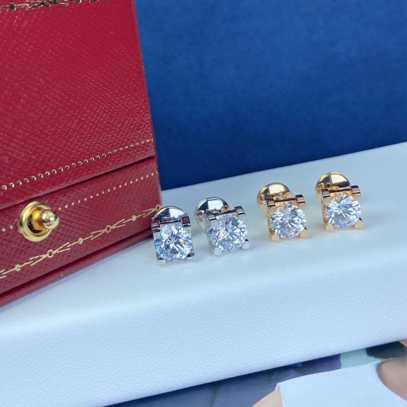 Cercei: V aur, placare electroplată, formă geometrică, cod R096, primăvara 2025