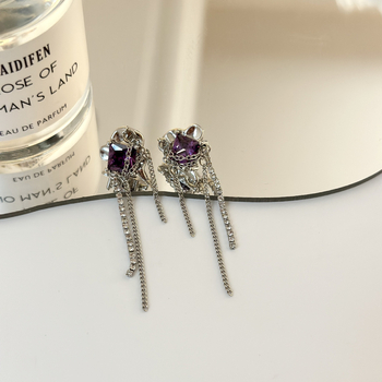 Обeци от мед и цирконий с цветеобразна форма, оригинален дизайн, за жени (материал: мед и цирконий; форма: цвете; стил: оригинален дизайн; категория: обици; предназначение: за жени)