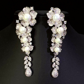 Cercei picătură hortensie pentru femei, zirconiu, design geometric, lansare primăvara 2025