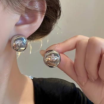 Naušnice sa slovima – legura, oblik slova, elektroplatiranje, ljetno izdanje 2025., stil Japansko-Korejski