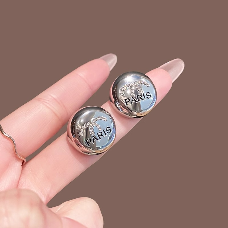 Naušnice sa slovima – legura, oblik slova, elektroplatiranje, ljetno izdanje 2025., stil Japansko-Korejski