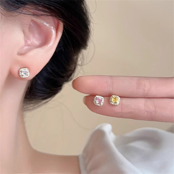 Geometriai formájú réz fülbevalók négyzet alakú cirkóniával, elektroplatált, Lilo márka, nyár 2024