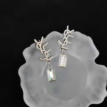 Uniszex négyzet alakú fülbevaló cirkóniával, 925-ös ezüst posts-szal, ötvözet test, gyémánt felület
