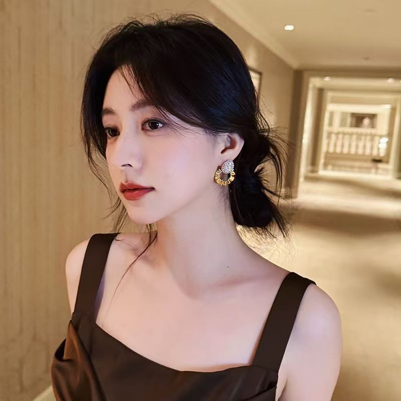 Cercei geometrici din aliaj de zinc, electroplatați, stil lux lejer, toamna 2025