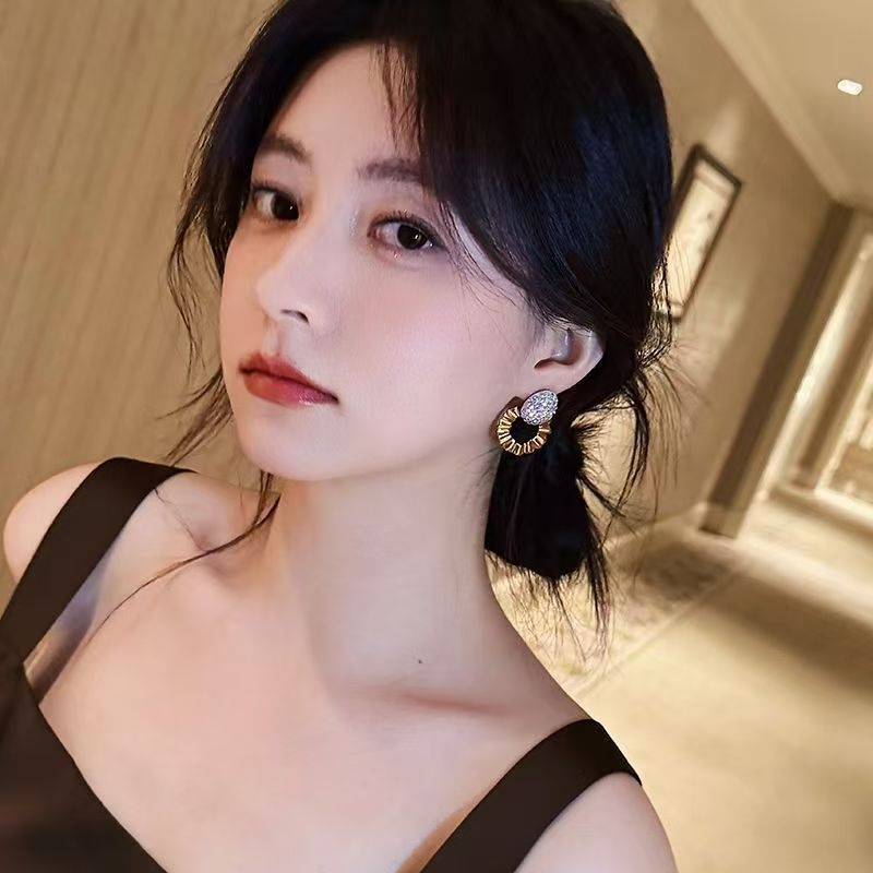 Cercei geometrici din aliaj de zinc, electroplatați, stil lux lejer, toamna 2025