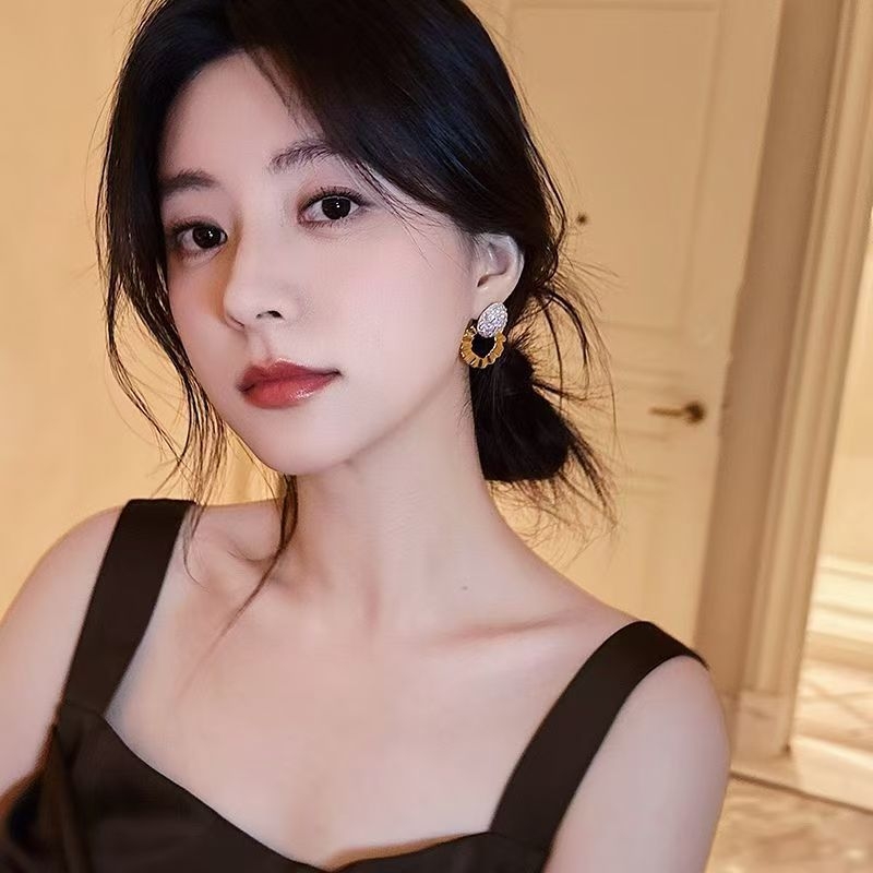 Cercei geometrici din aliaj de zinc, electroplatați, stil lux lejer, toamna 2025