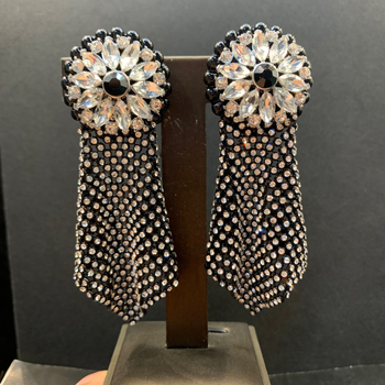 Virág alakú fülbevalók rhinestone-köves, elektroplatált bevonattal, egyedi stílusú nőknek